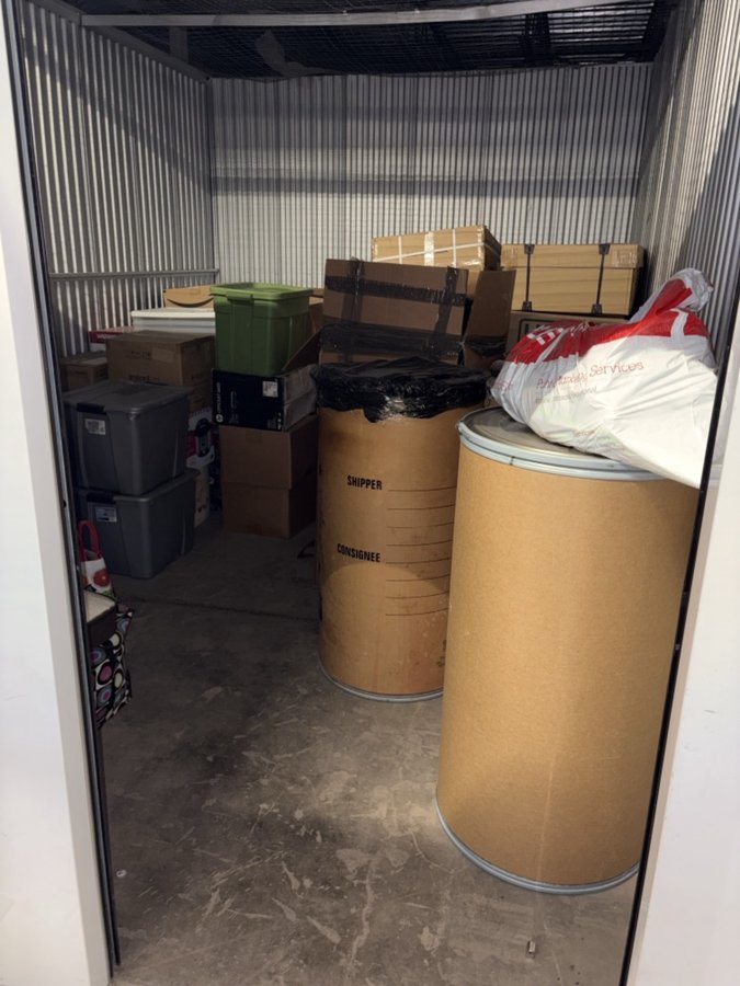 10 x 15 storage unit in Hillside, NJ