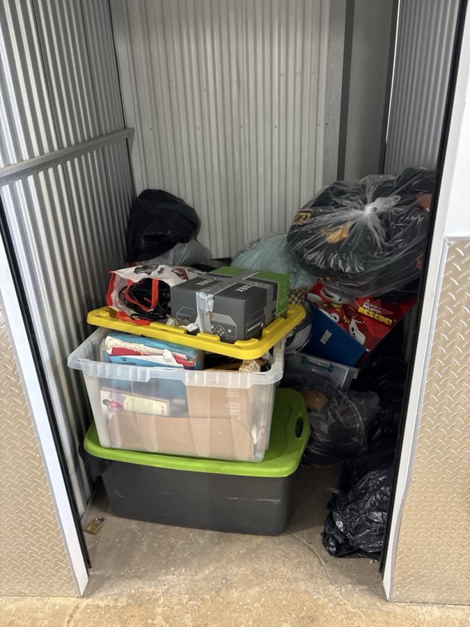 5 x 5 storage unit in Hillside, NJ