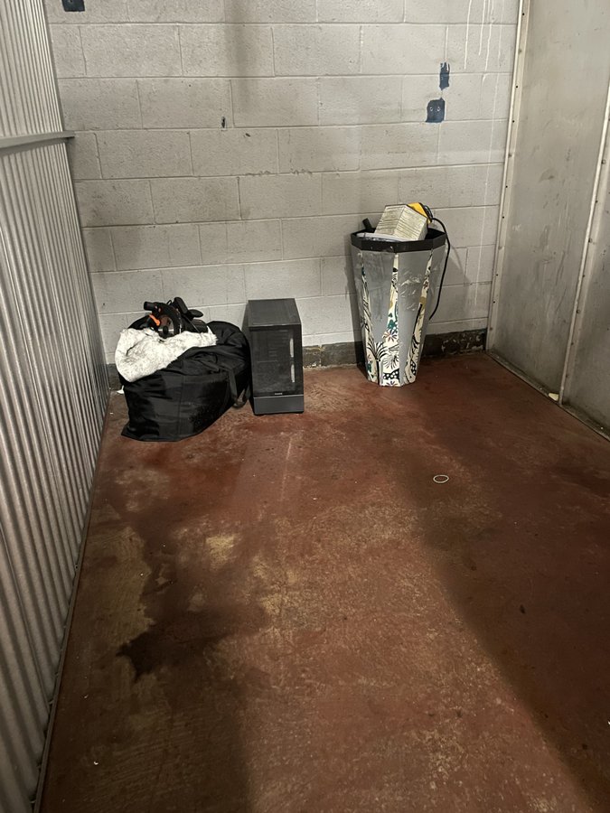 7 x 10 storage unit in St Kansas City, MO