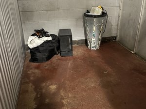 7 x 10 storage unit in St Kansas City, MO