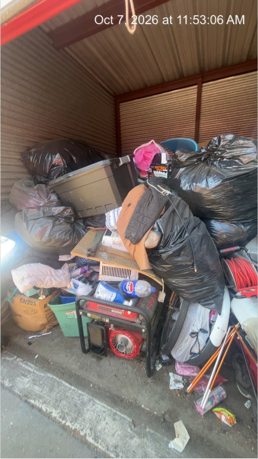 10 x 10 storage unit in Sacramento, CA