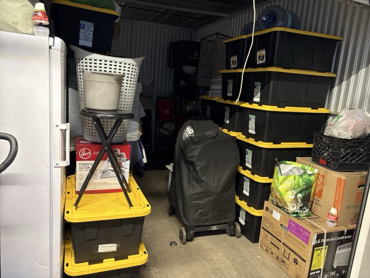 10 x 15 storage unit in Hillside, NJ
