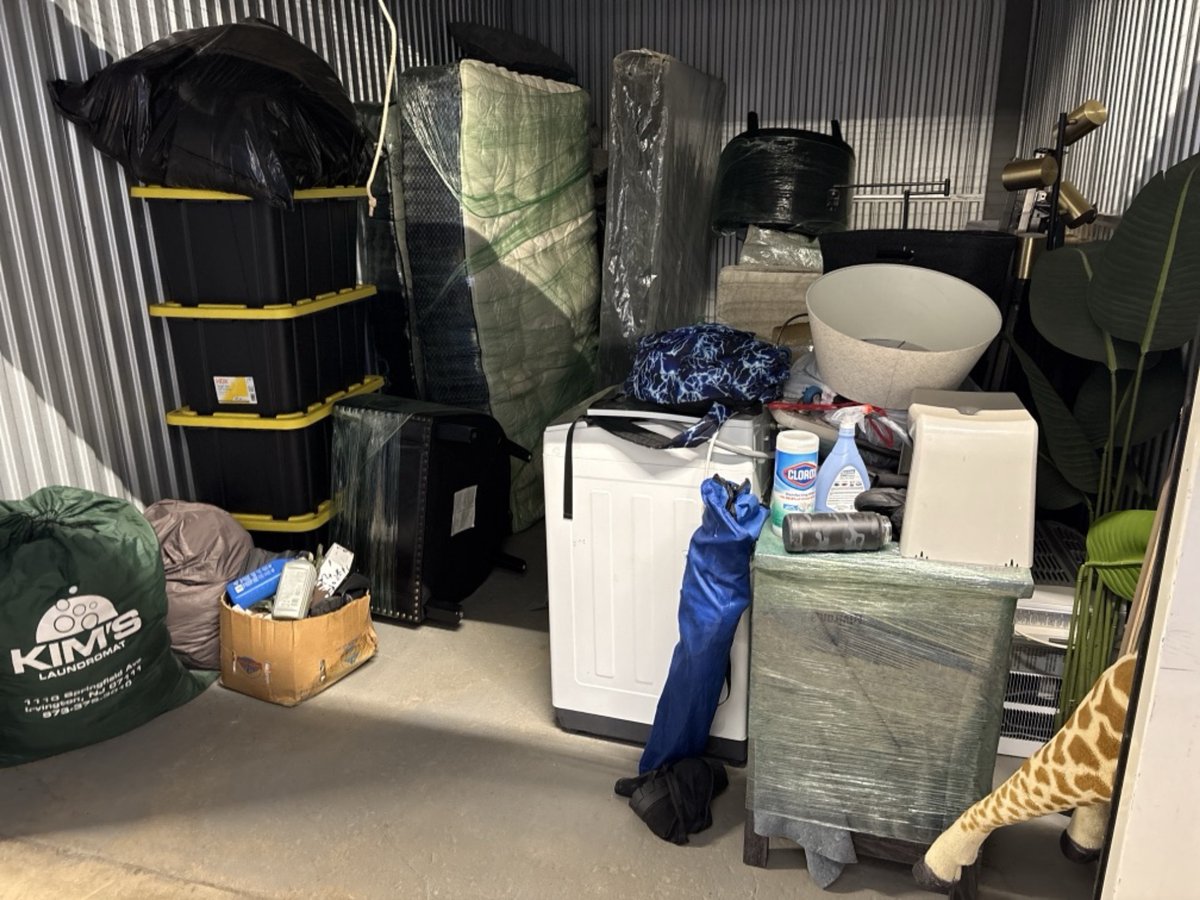 10 x 15 storage unit in Hillside, NJ