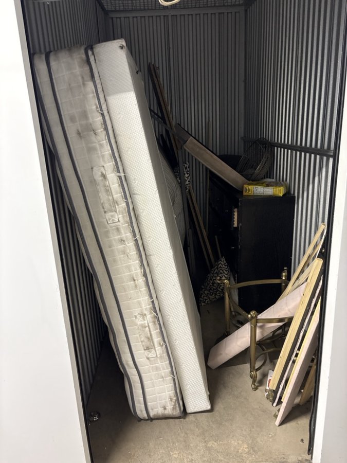 5 x 10 storage unit in Hillside, NJ