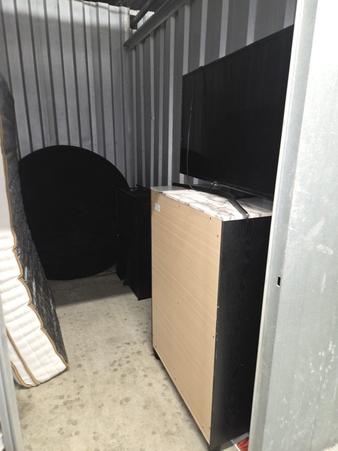 5 x 10 storage unit in Hyattsville, MD