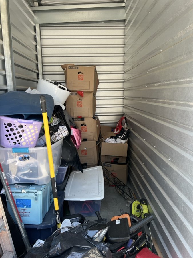 5 x 10 storage unit in Vacaville, CA