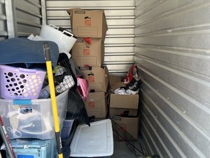 5 x 10 storage unit in Vacaville, CA