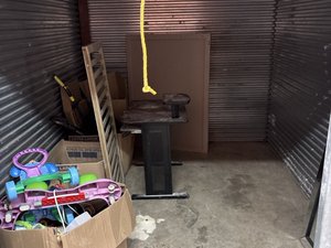 7 x 10 storage unit in North Brunswick, NJ