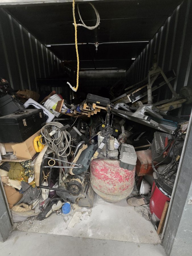 10 x 20 storage unit in Hyattsville, MD