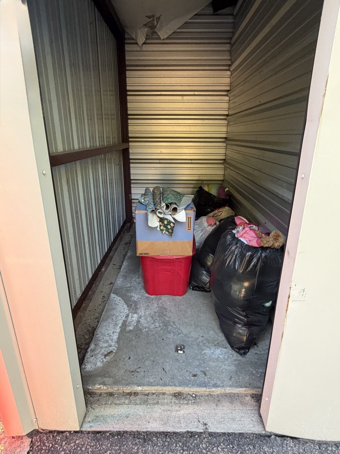 5 x 10 storage unit in Sanford, NC