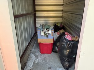 5 x 10 storage unit in Sanford, NC