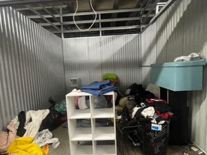 10 x 10 storage unit in St Kansas City, MO