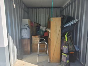 7 x 10 storage unit in Indianapolis, IN