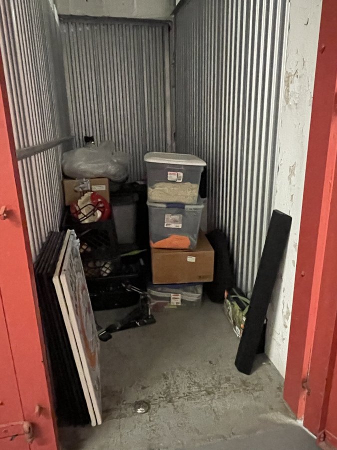 4 x 10 storage unit in Kansas City, MO