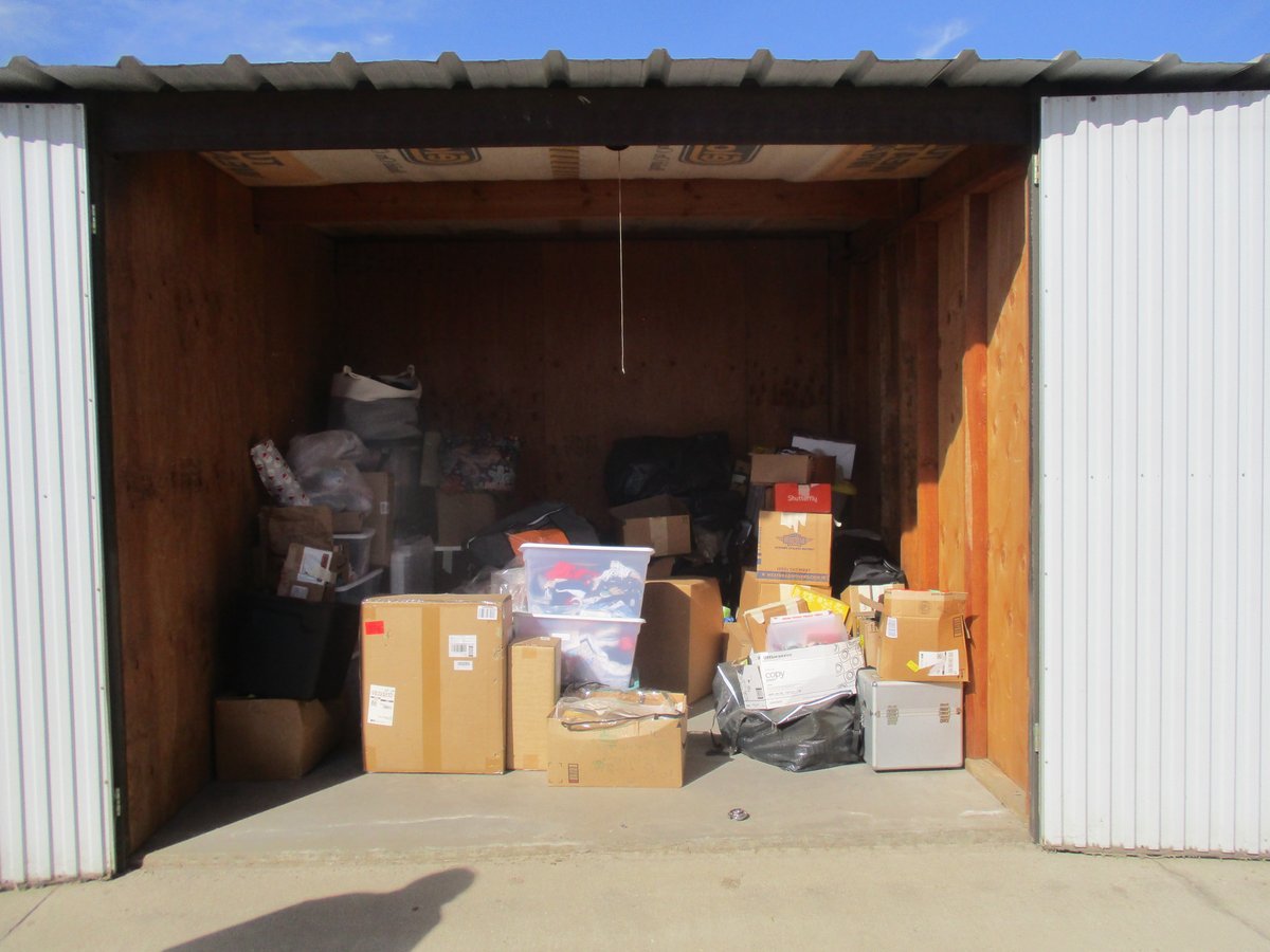 10 x 10 storage unit in Fresno, CA