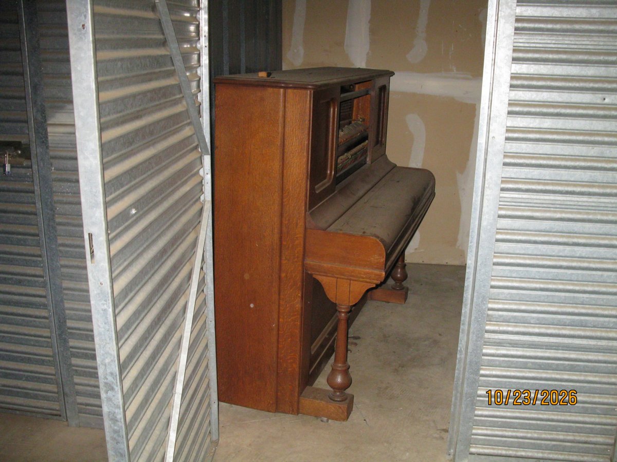 5 x 8 storage unit in Rancho Cordova, CA