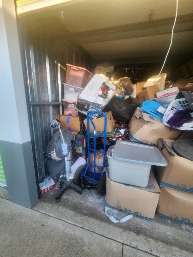 10 x 15 storage unit in Sacramento, CA