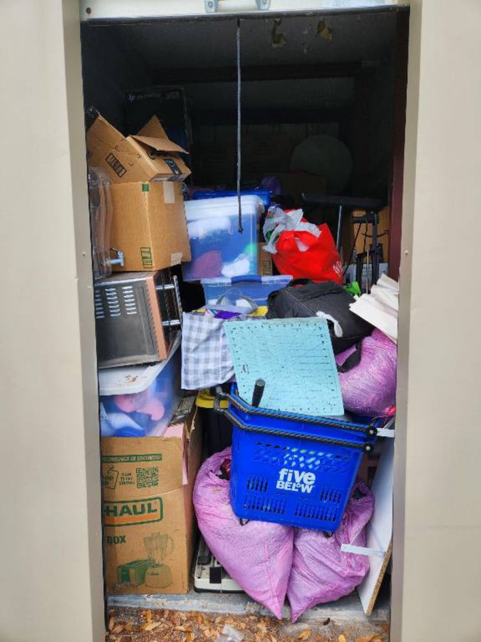 5 x 10 storage unit in Riverview, FL