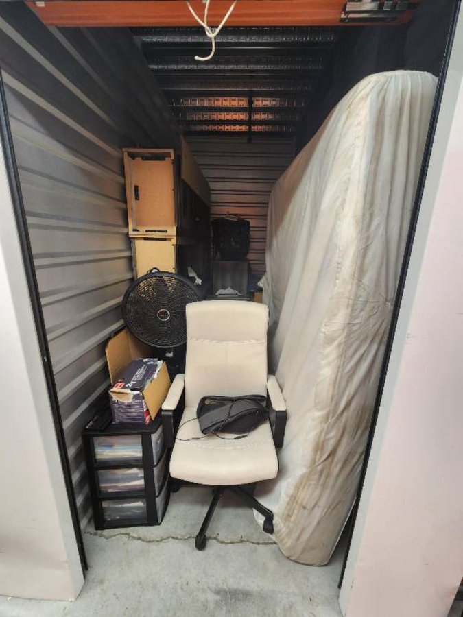5 x 10 storage unit in Norfolk, VA