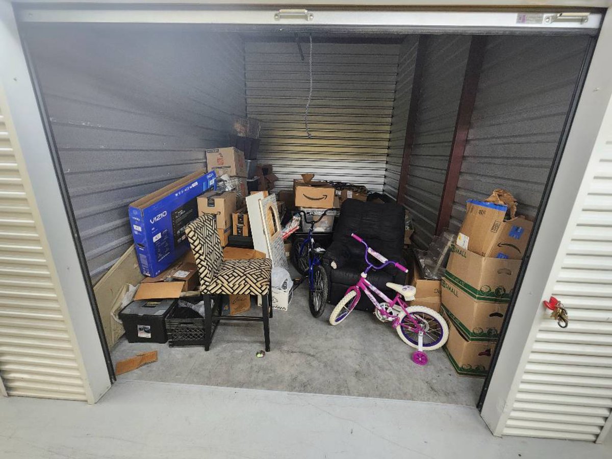 10 x 15 storage unit in Houston, TX
