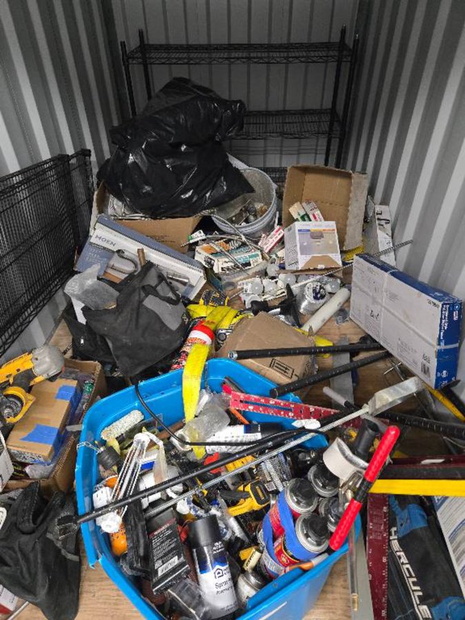 5 x 10 storage unit in Kensington, MD