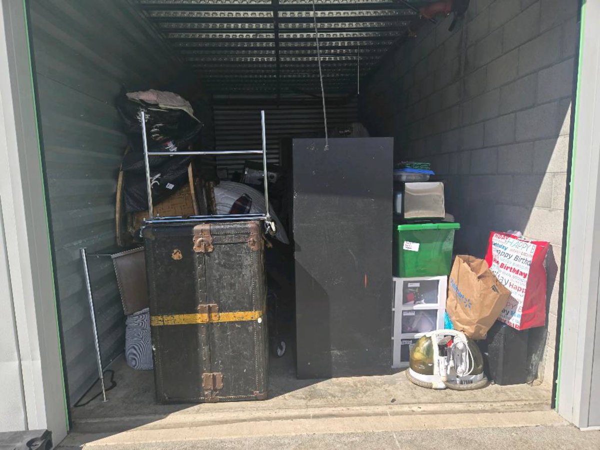 10 x 20 storage unit in Vallejo, CA