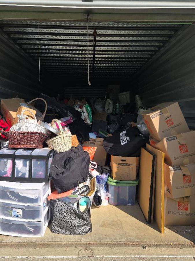 10 x 30 storage unit in Vallejo, CA