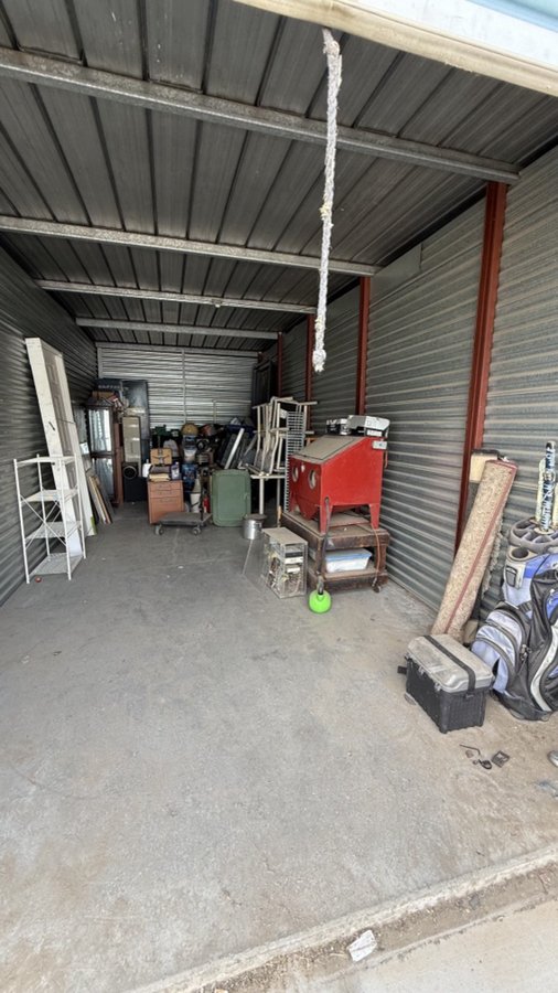10 x 25 storage unit in Hesperia, CA