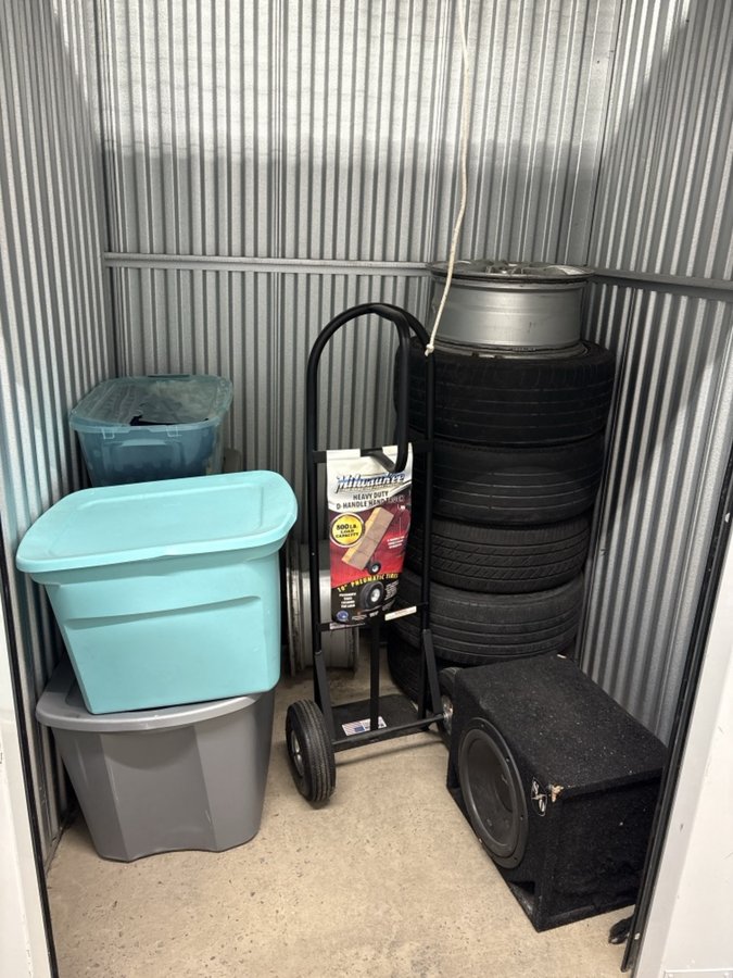 5 x 5 storage unit in Hillside, NJ