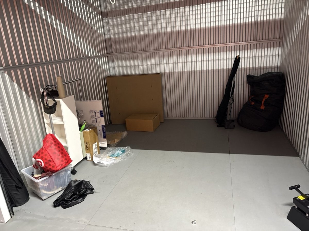 10 x 10 storage unit in Hillside, NJ