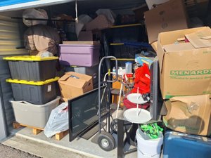 10 x 10 storage unit in Lawrence, IN