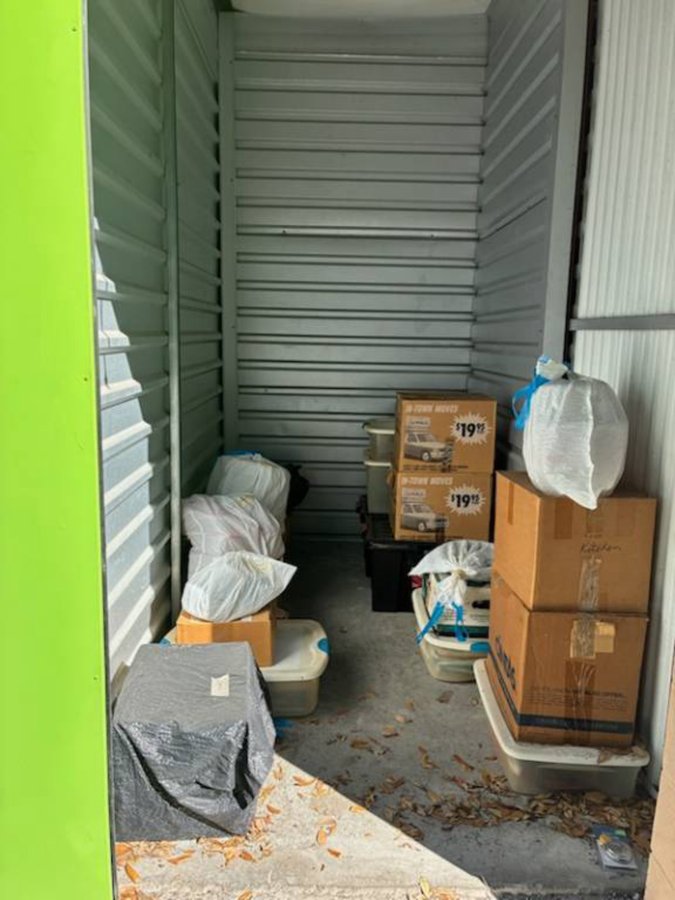 5 x 10 storage unit in Tarpon Springs, FL
