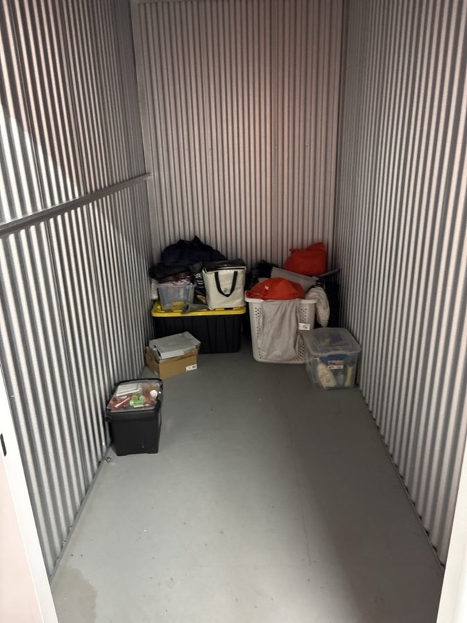 5 x 10 storage unit in Hillside, NJ