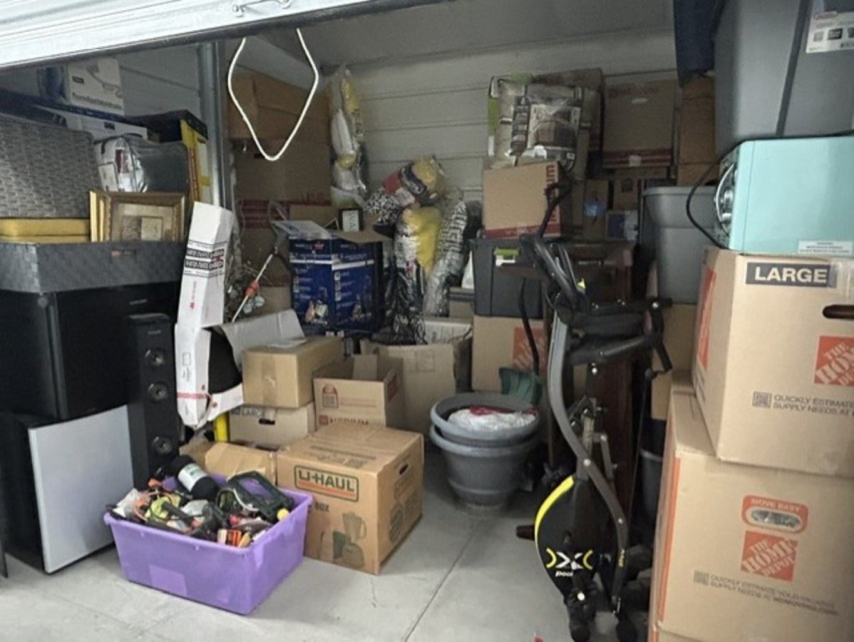 10 x 10 storage unit in Aurora, CO