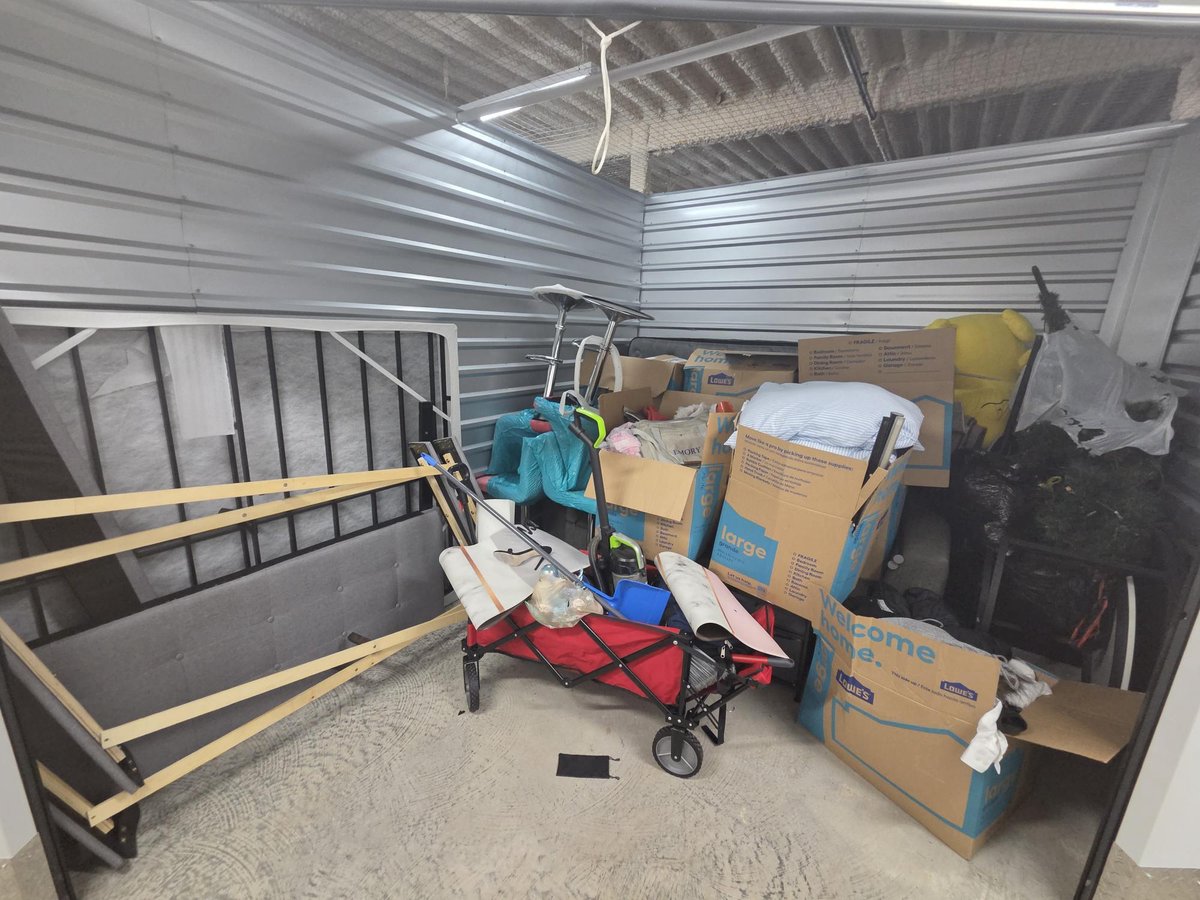 10 x 10 storage unit in Atlanta, GA