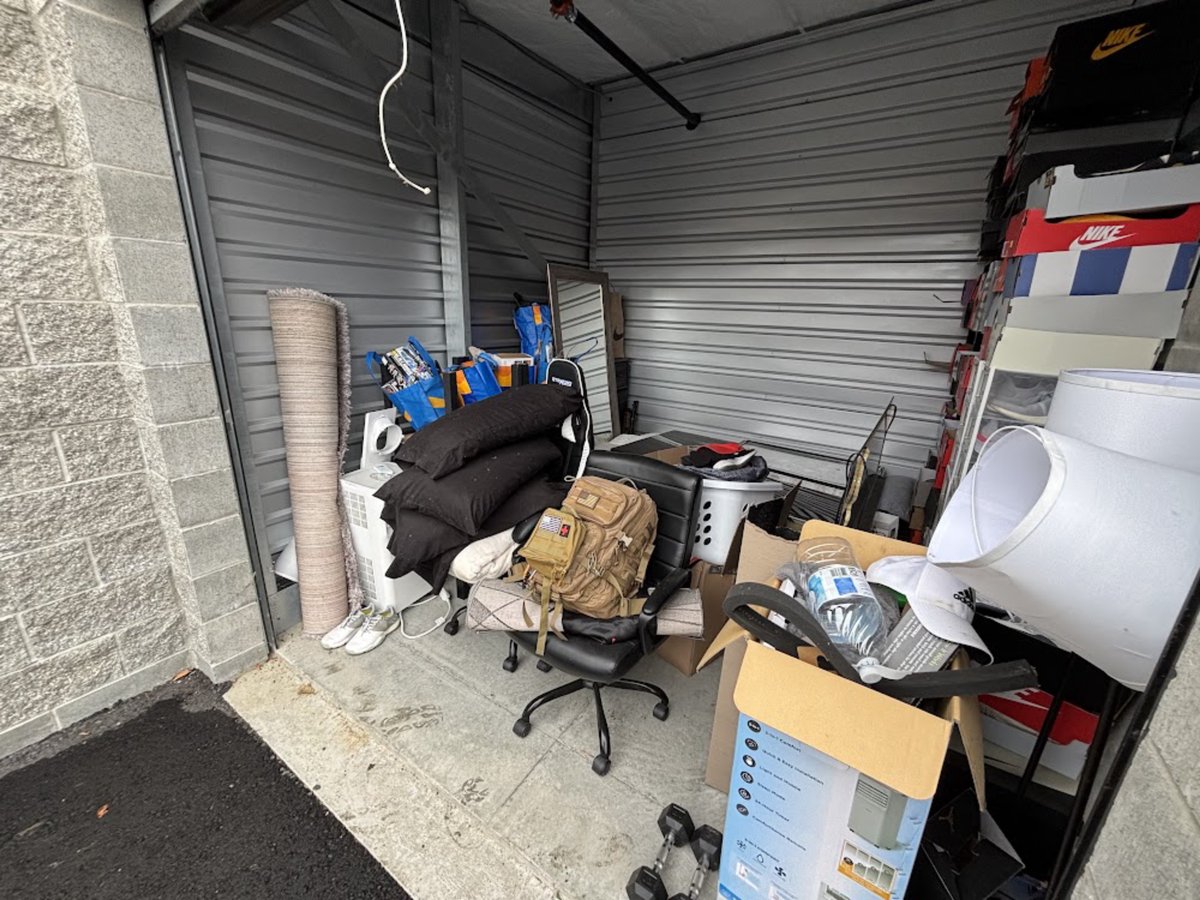 10 x 10 storage unit in Yelm, WA