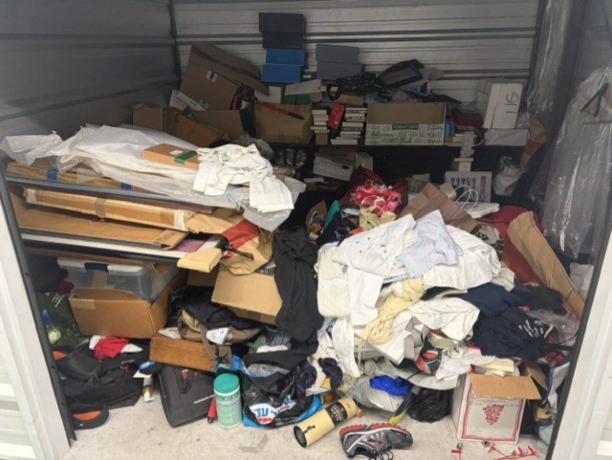 10 x 10 storage unit in Englewood, NJ