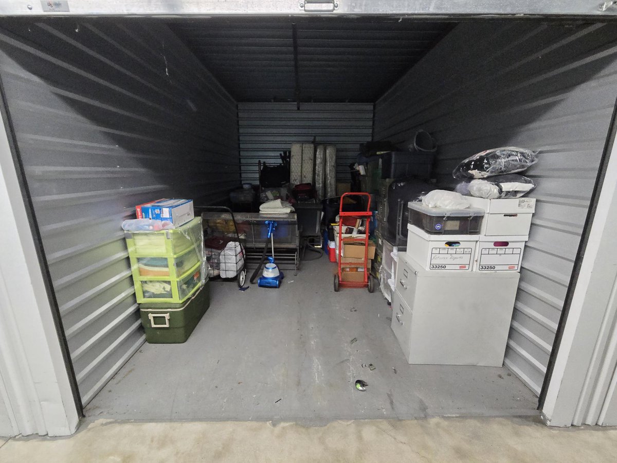10 x 15 storage unit in Cherry Hill, NJ