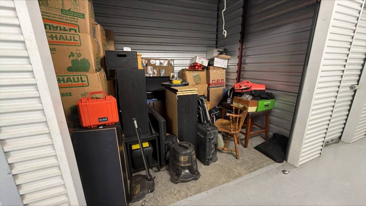 7 x 10 storage unit in Kemah, TX
