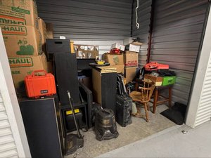 7 x 10 storage unit in Kemah, TX