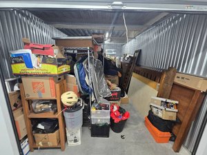10 x 21 storage unit in Los Angeles, CA