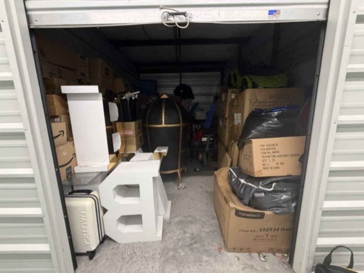 10 x 15 storage unit in Englewood, NJ