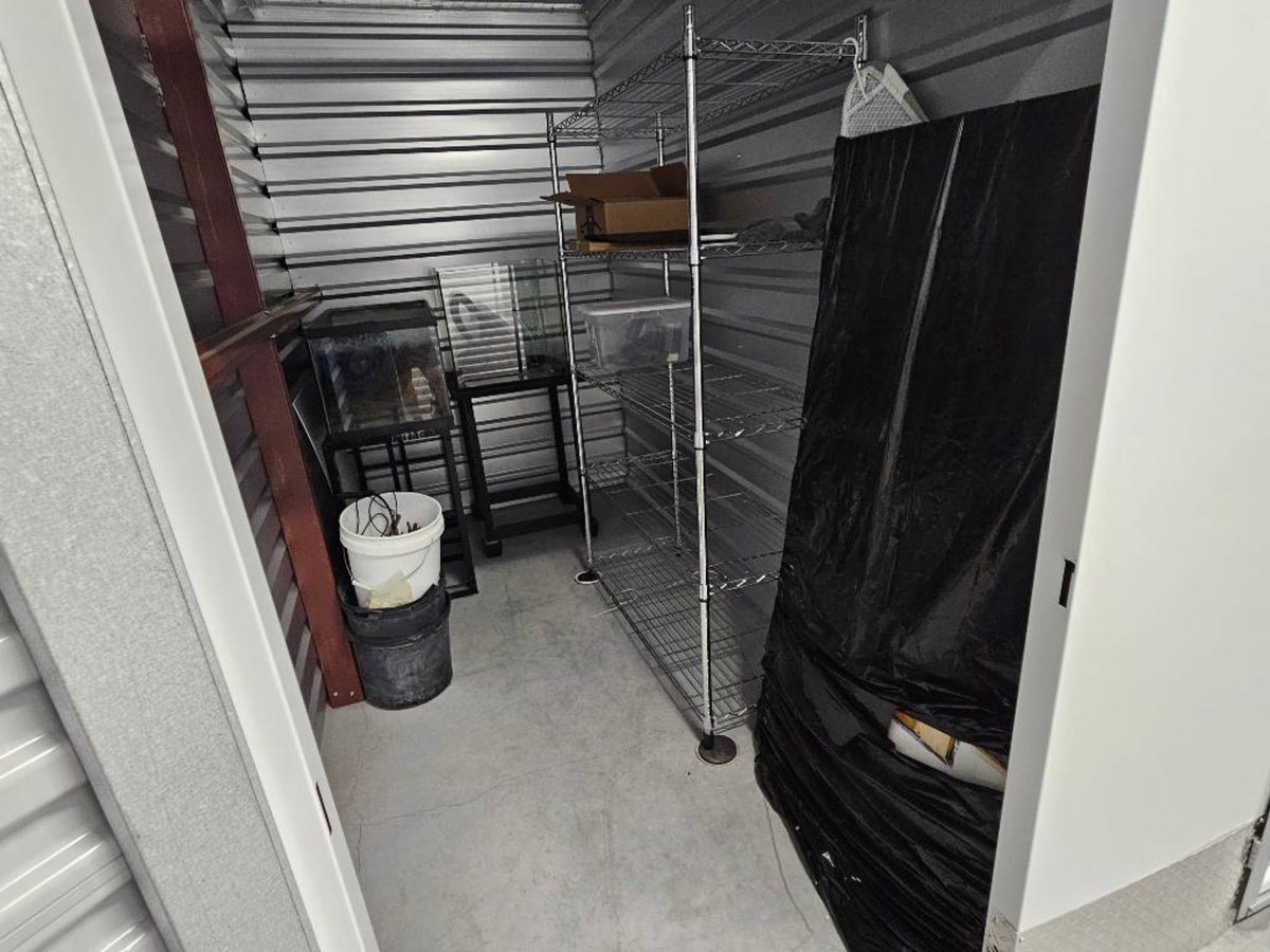 5 x 10 storage unit in New Port Richey, FL