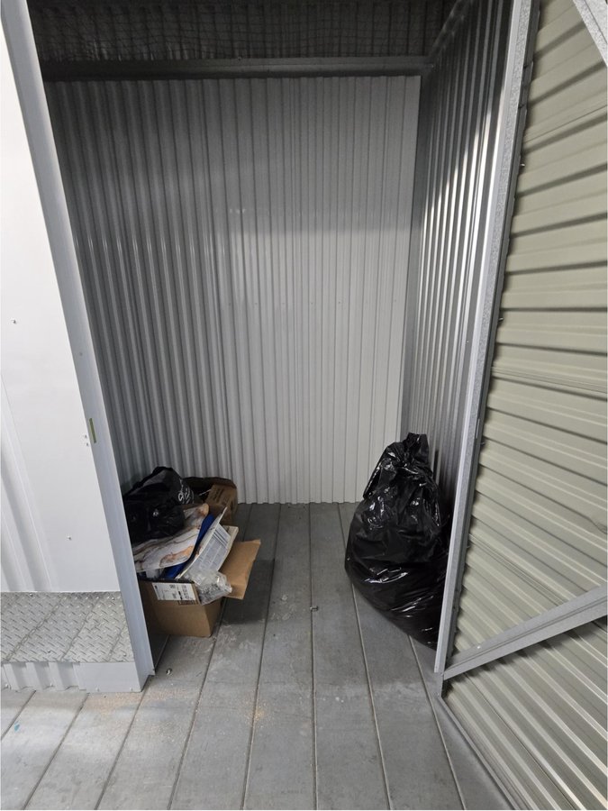 7 x 4 storage unit in Cherry Hill, NJ