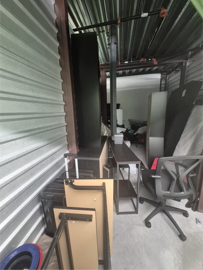 10 x 15 storage unit in Colonial Heights, VA