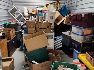 10 x 15 storage unit in Hicksville, NY