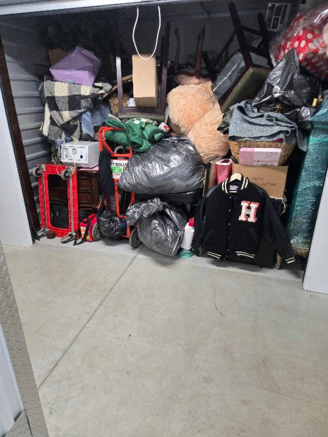 10 x 10 storage unit in Haltom City, TX