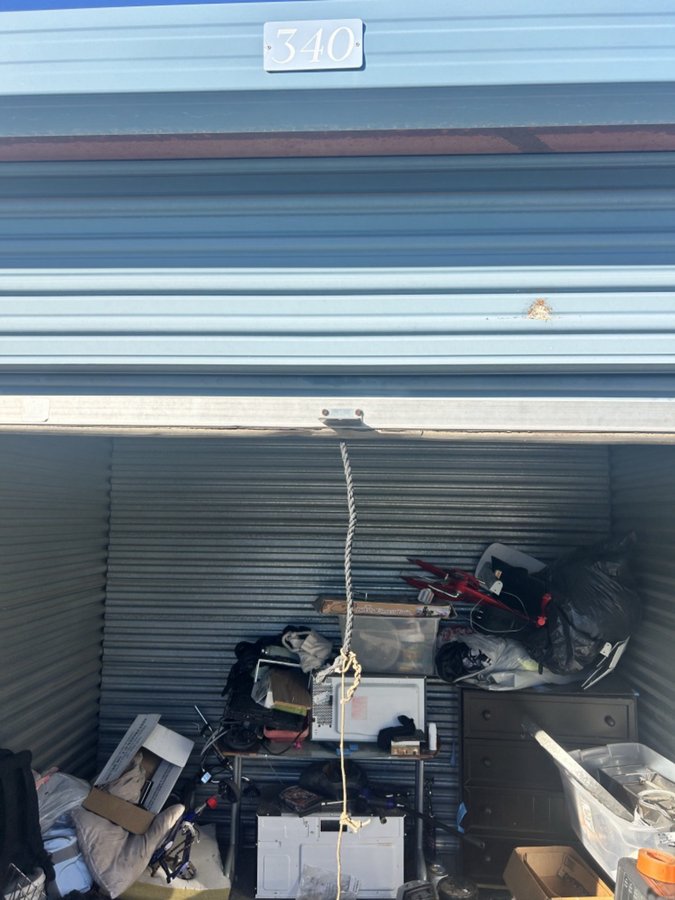 10 x 10 storage unit in Hesperia, CA