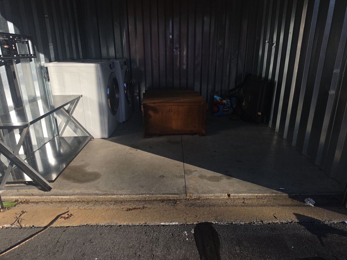 10 x 10 storage unit in Salisbury, NC