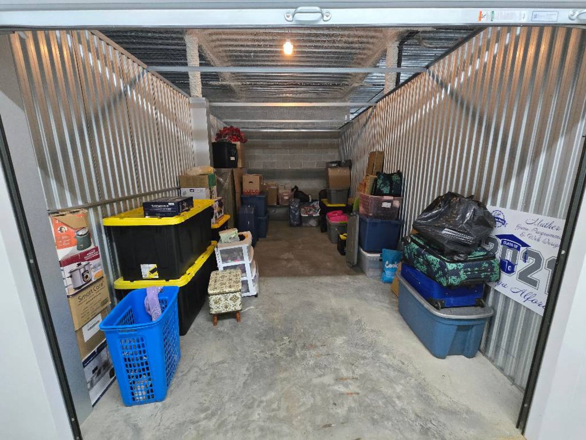 10 x 22 storage unit in Chicago, IL